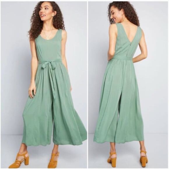 ModCloth Women's Unbridled Enthusiasm Wide Leg Jumpsuit Green Size M - Picture 1 of 11